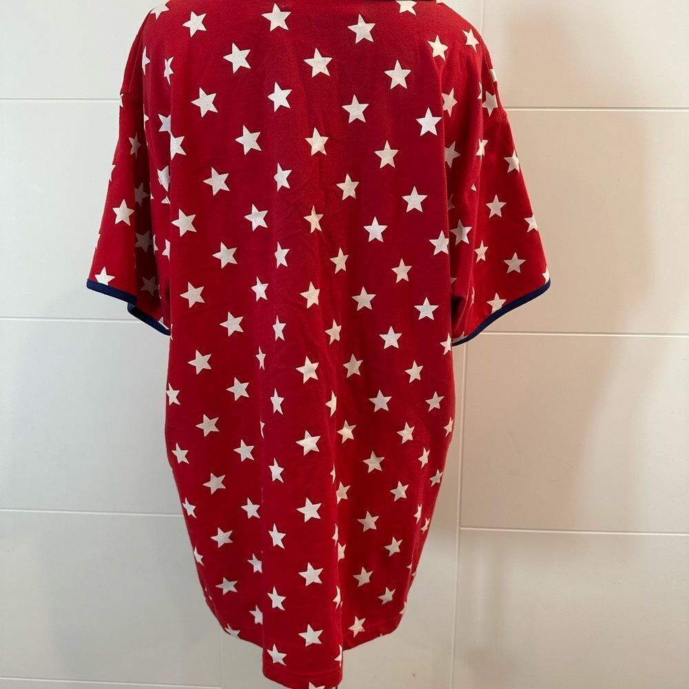 Red Star Patterned T-Shirt - Picture 3 of 4